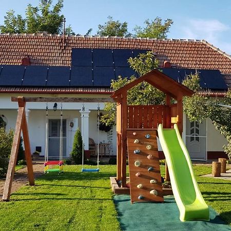 Harmonia Paraszthaz Es Apartman Poroszló Exteriér fotografie