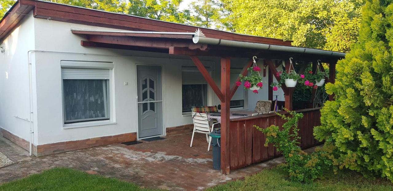 Harmonia Paraszthaz Es Apartman Poroszló Exteriér fotografie