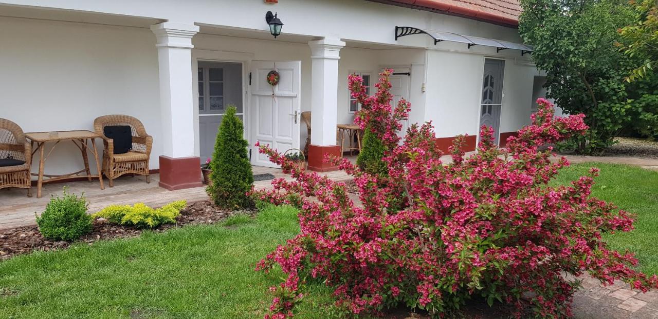 Harmonia Paraszthaz Es Apartman Poroszló Exteriér fotografie